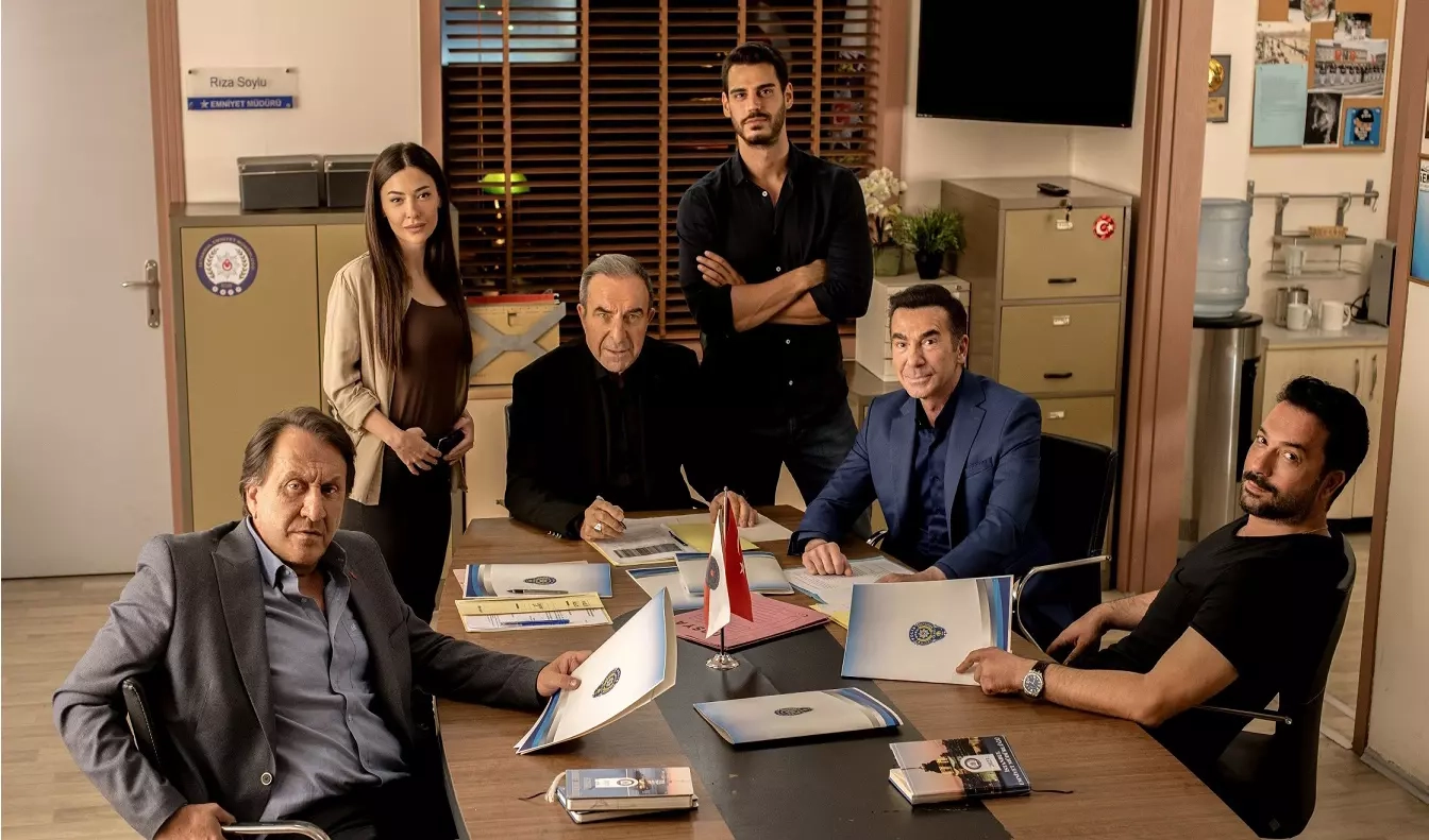 Arka Sokaklar dizisinde kostümler ortadan kayboldu!