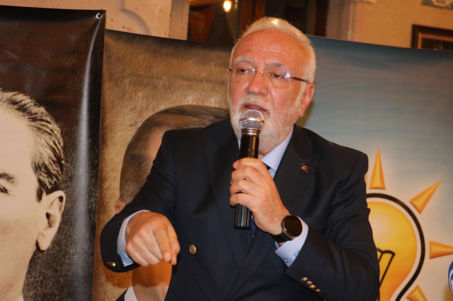 AKP'li Mustafa Elitaş'tan sert çıkış: 'Bize aday olmayanlar başka kapılarda geziyor