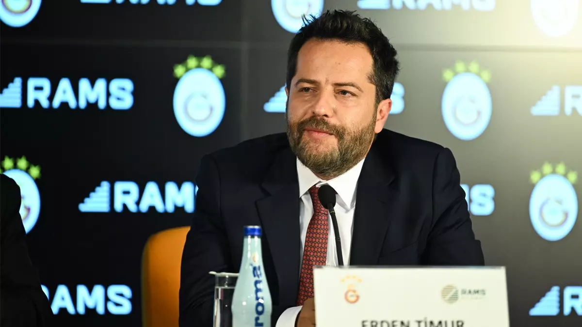 Erden Timur: Kim manipüle ediyor, kim medyaya baskı yapıyor...