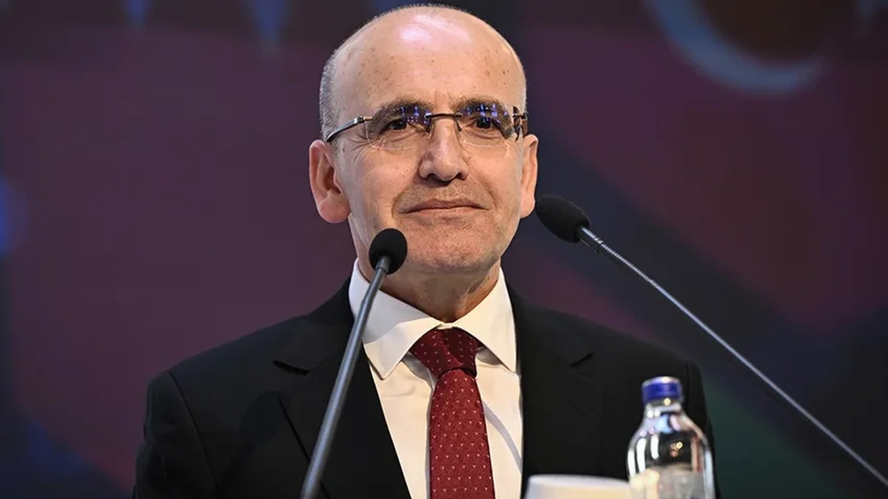 Hazine ve Maliye Bakanı Şimşek'ten vergi artışı iddialarına yanıt