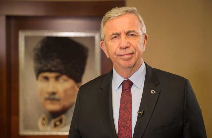 Mansur Yavaş, seçim afişlerine tepki gösterdi