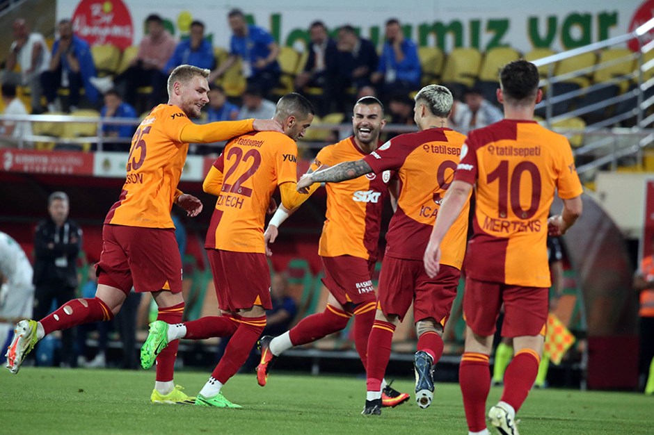Galatasaray şampiyonluk yolunda dolu dizgin…