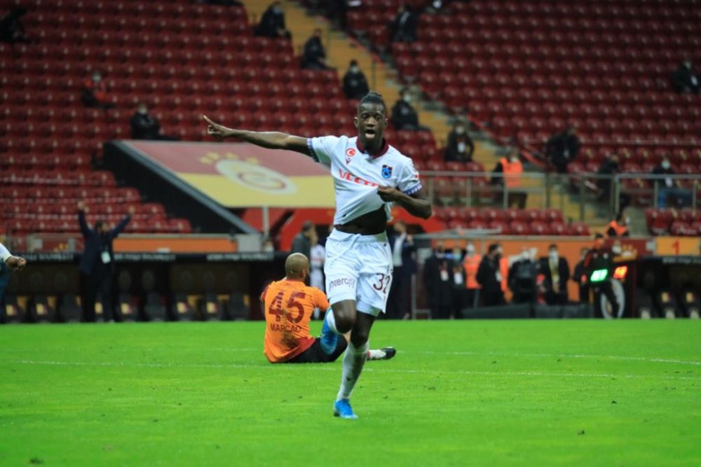 Bir dönem Trabzonspor’da oynamıştı Ünlü futbolcuya ikiz kardeşini oynattı suçlaması!
