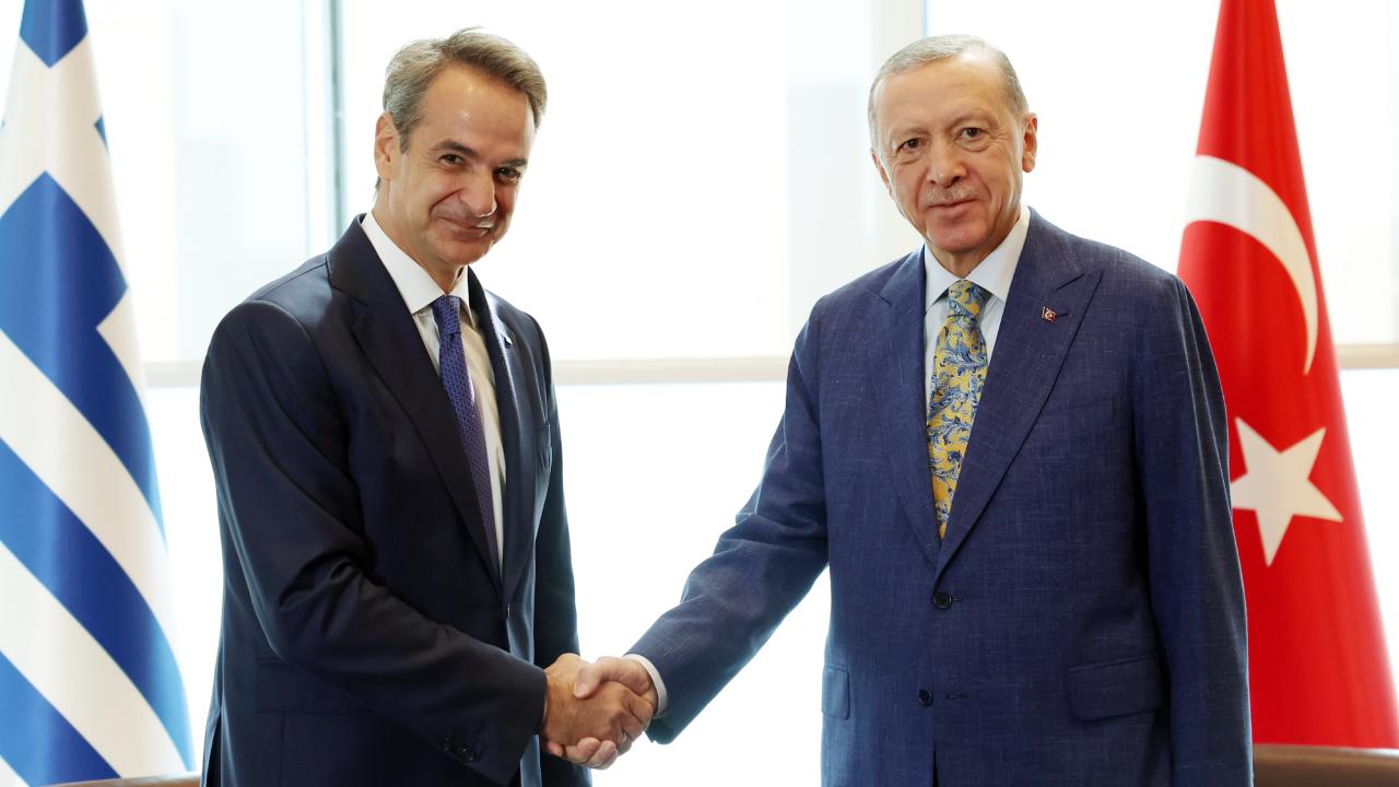 Cumhurbaşkanı Erdoğan ve Miçotakis’in görüşmesinin detayları…
