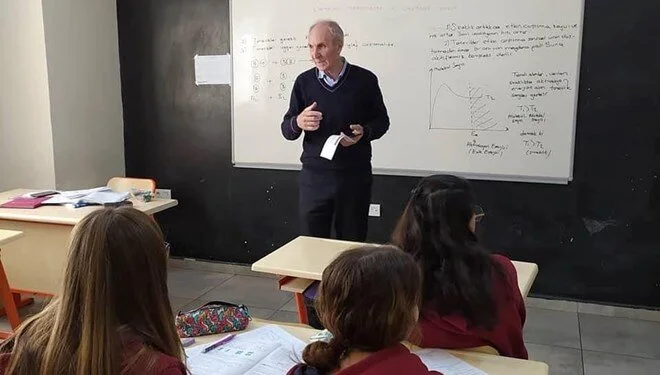 Yabancı öğrencinin vurduğu okul müdürü hayatını kaybetti