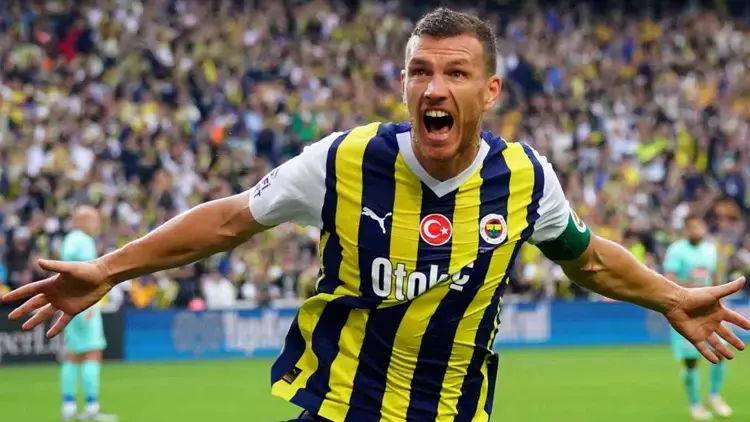 Dzeko'ya teklif var! Yönetim son kararı oyuncuya bıraktı