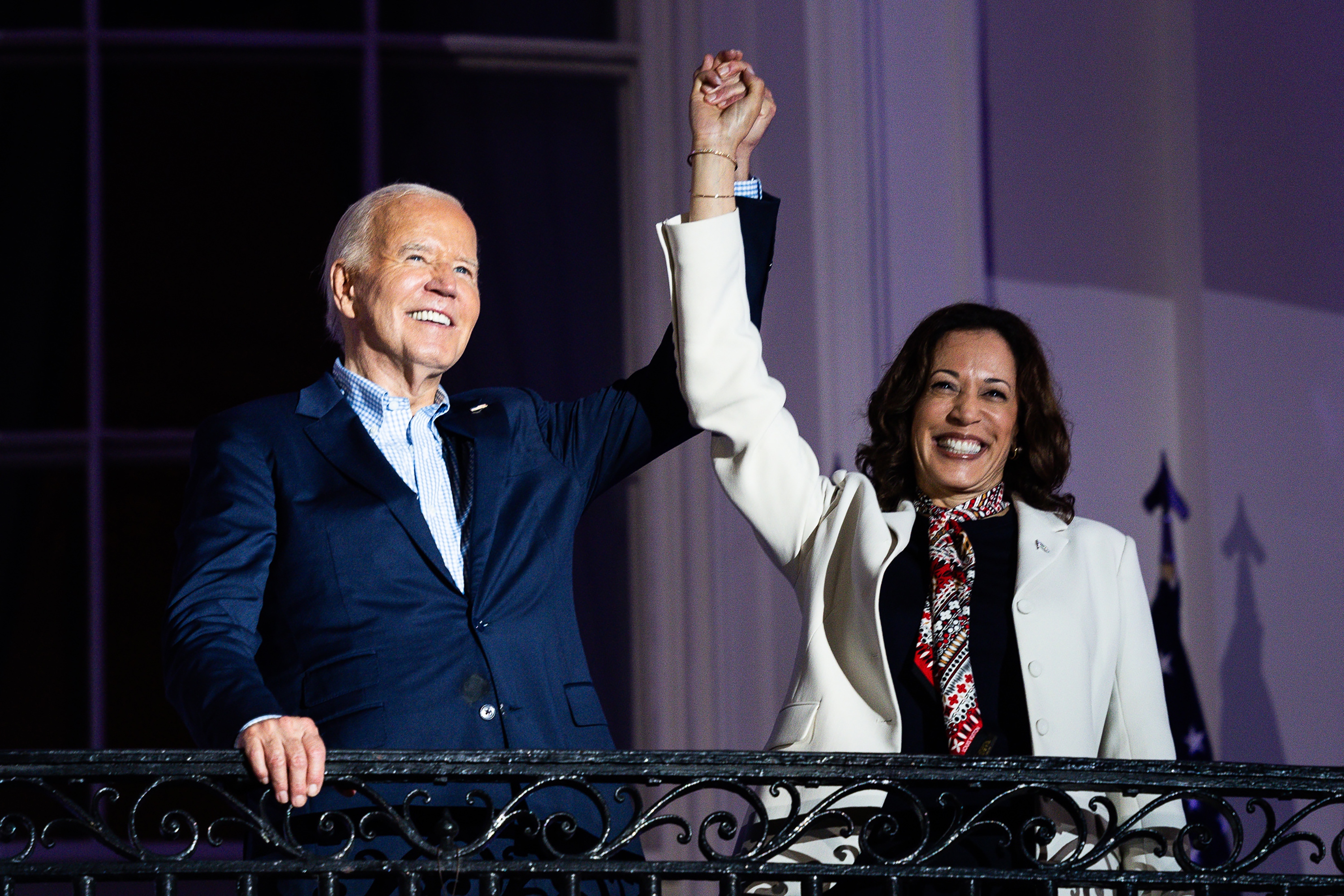 Dengeler değişti! Kamala Trump'ı solladı