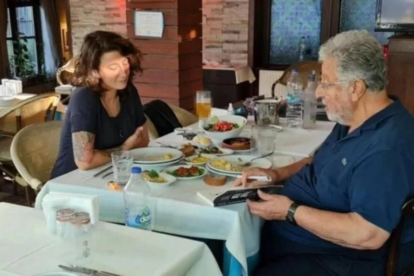 Duygu Nebioğlu Metin Akpınar'a ateş püskürdü