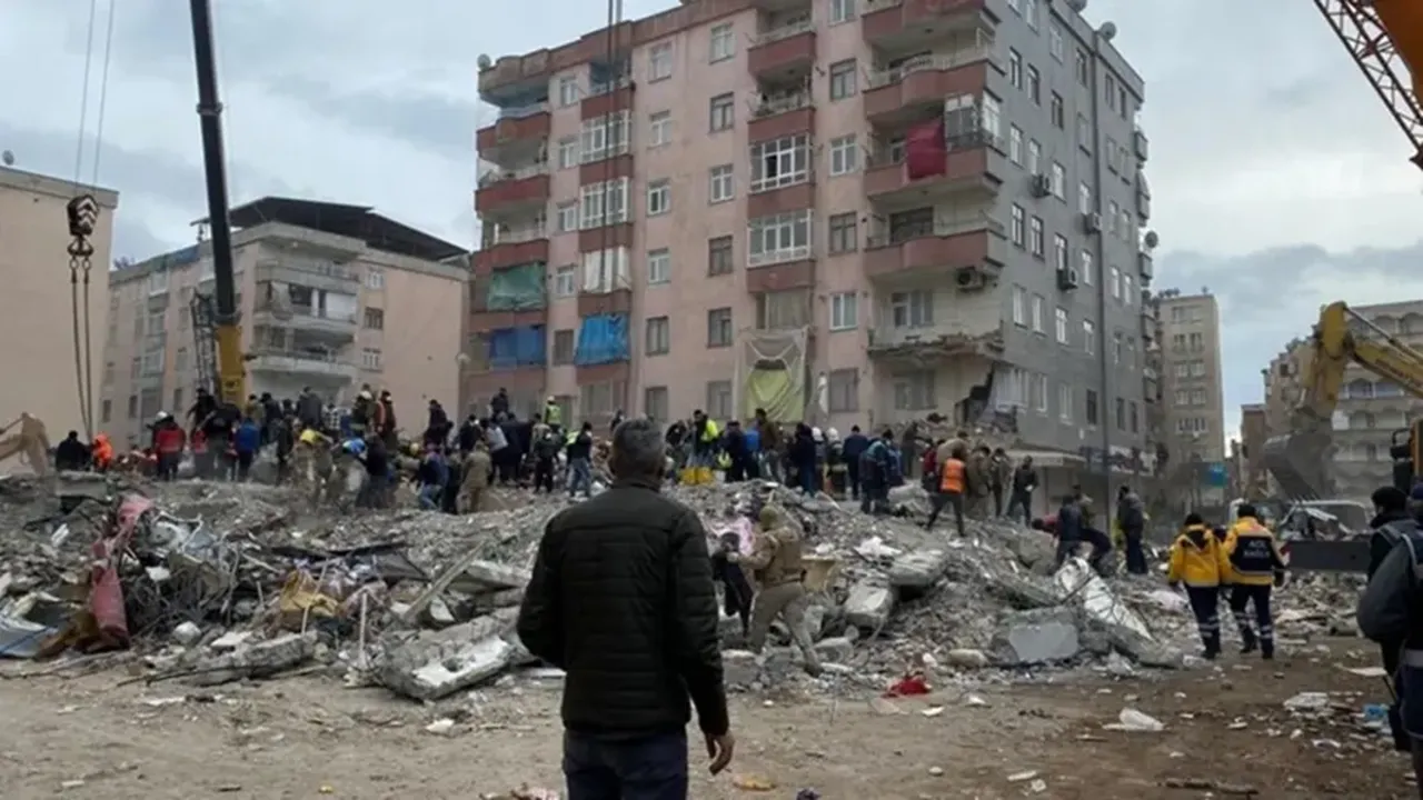 60 kişinin öldüğü Yoldaş Apartmanı’nın müteahhidi hakkında yeni gelişme