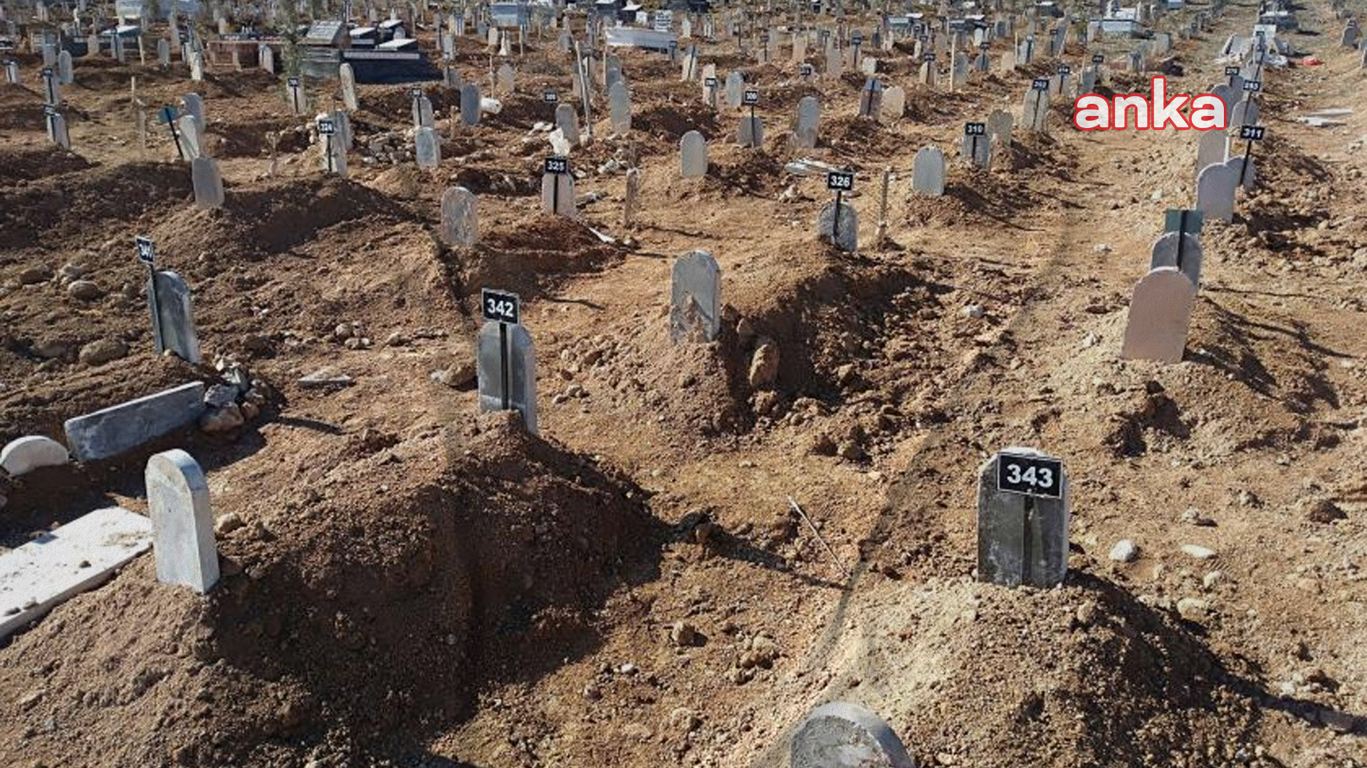 Depremde cenazeler karıştı, gerçek 19 ay sonra ortaya çıktı