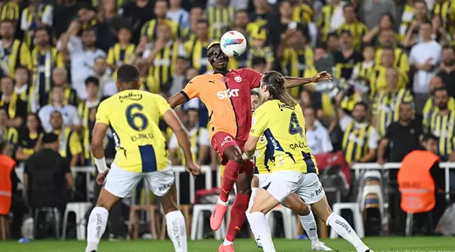 Fenerbahçe - Galatasaray derbisinde 4. gol geldi: Fenerbahçe penaltı kazandı