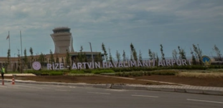 Artvin Havalimanı'na yıldırım düştü!