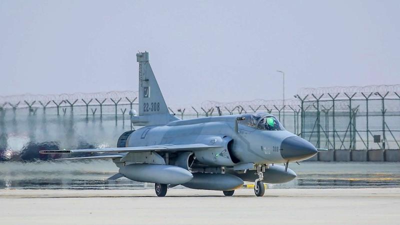 Azerbaycan’ın JF-17 talebinde Türkiye kilit rol oynayabilir