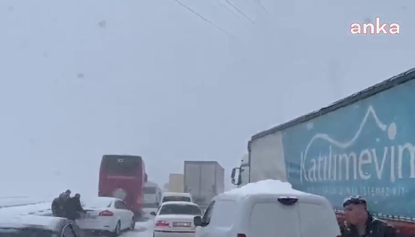 Ankara-İstanbul yolunda kar yağışı ulaşıma engel oldu!