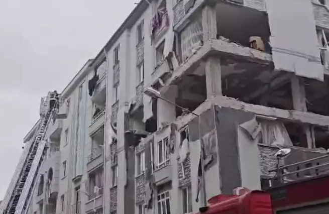 Çorum'da 5 katlı binada patlama!