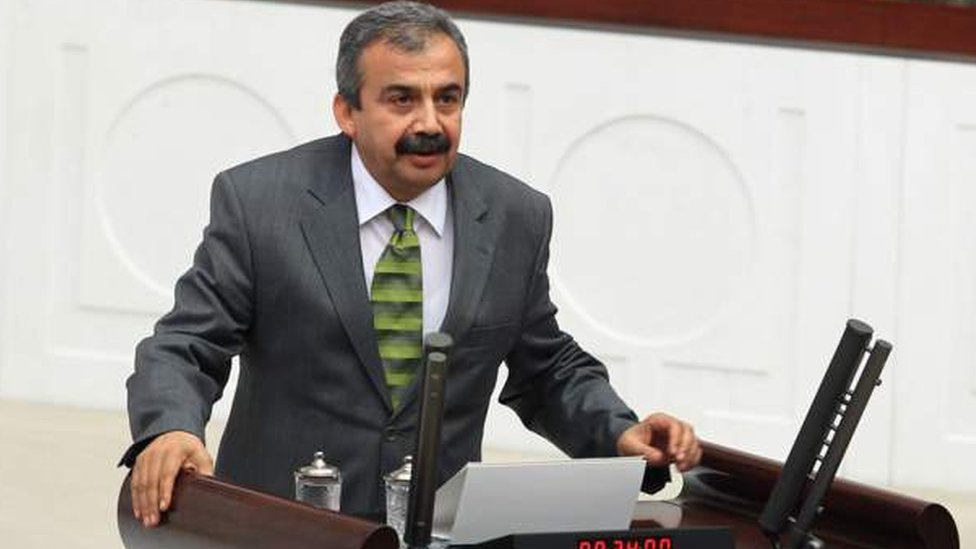 Komedi perdesi aralandı: Öcalan'ın mesajında yer almayan cümleyi Sırrı Süreyya açıkladı