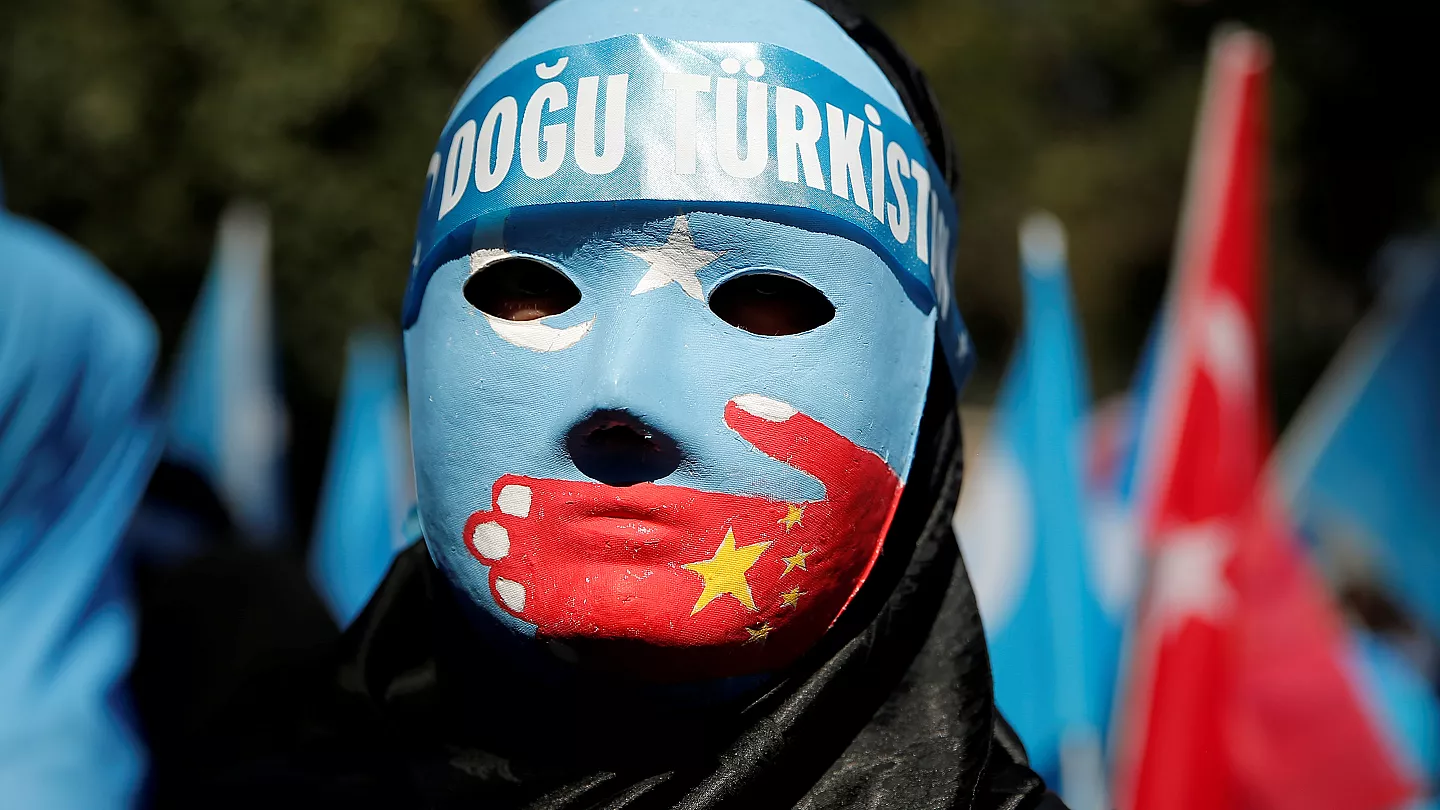 Soykırımcı Çin'den Uygur kadınlara insanlık dışı uygulama