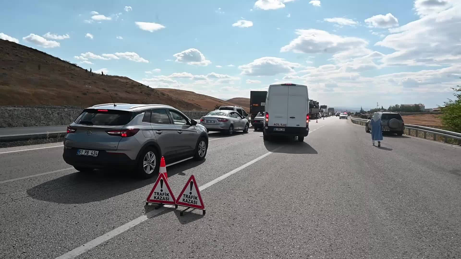 Yozgat’ta kamyonla otomobil çarpıştı: Üç ölü, iki yaralı