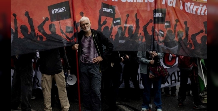 İtalya'da da 'Her Şeyi Engelleyelim' protestoları: Limanlar bloke edildi