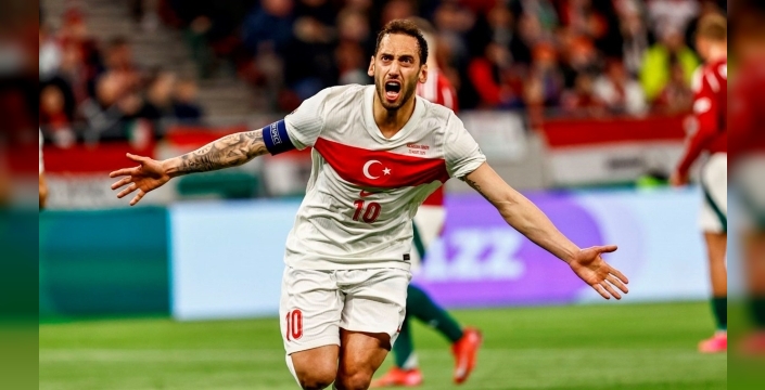 Hakan Çalhanoğlu, Bulgaristan maçıyla milli formayla 100. kez sahada
