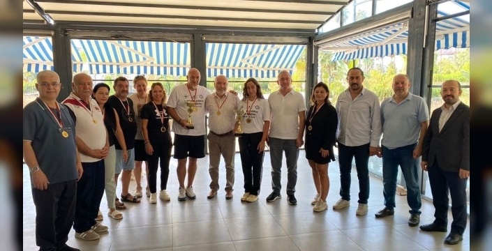 İskenderun Körfez Açık Deniz Yüzme Maratonu'nda Elif Berke birinciliği elde etti