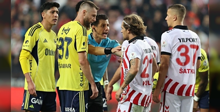 Samsunspor-Fenerbahçe maçının tartışmalı golü eski hakemlerden yorumlandı