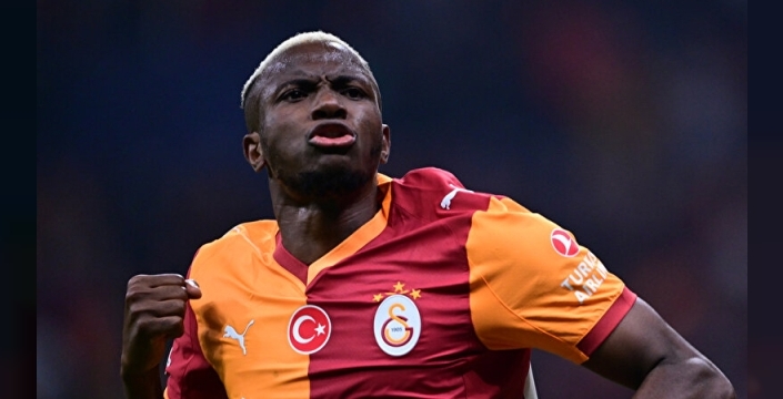 Heitinga'dan şok itiraf: Osimhen Galatasaray'ı taşıyor!