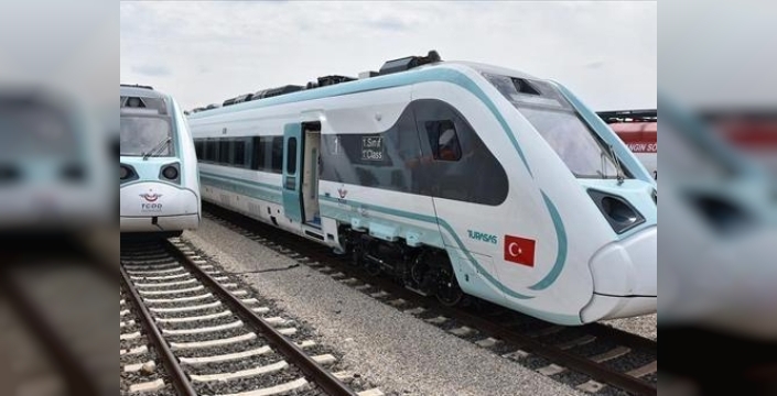 TÜRASAŞ'tan rekor hafta: Yerli ve milli iki tren seti ile iki lokomotif teslim edildi