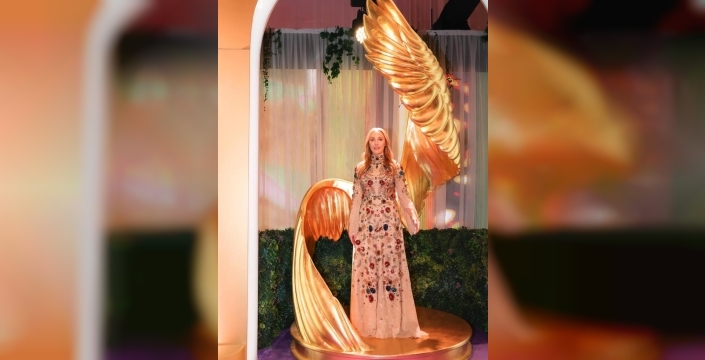Meryem Uzerli, Joy Awards'a damga vurdu; Hazal Kaya'dan iltifat!
