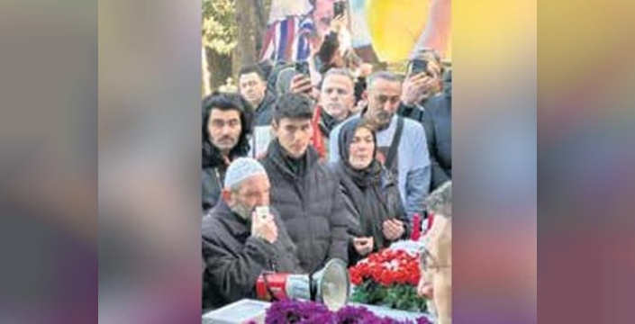 Mesut Yılmaz'ın vefat yılında yürek burkan anma: Oğlu Taha Tayfur'dan içten itiraflar