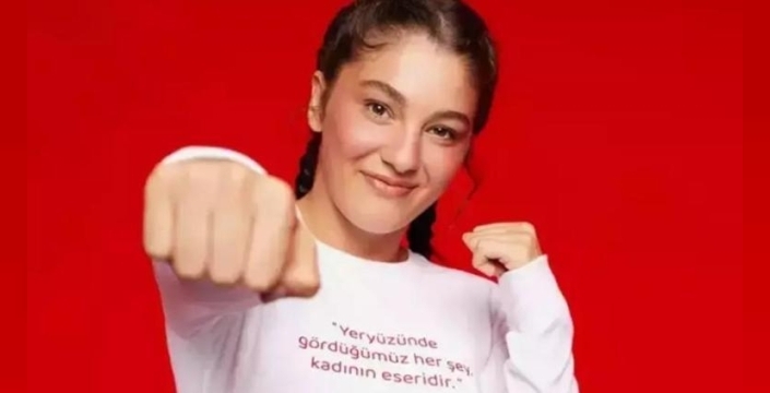 Survivor 2026'da boksör Seren Ay Çetin ile Ramazan Sarı arasında kıvılcım çaktı!