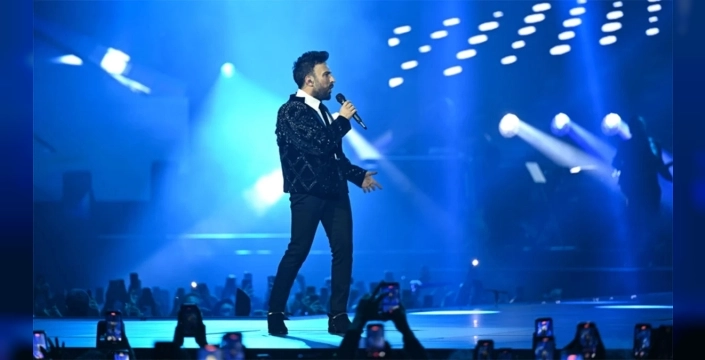 Tarkan, 7 yıllık hasreti İstanbul'da büyük bir coşkuyla sonlandırdı