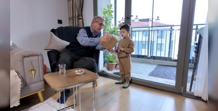Depremzede dede ve torunun yürek burkan hikayesi: Devletin sıcak yuvasında yeni başlangıç
