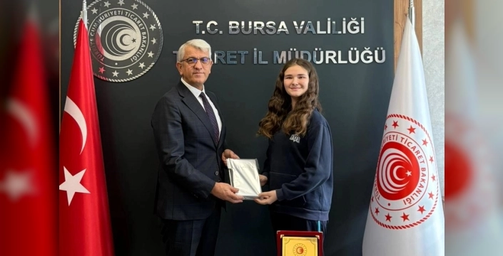 Esma Gül, Bursa'da bilinçli tüketici resim yarışmasının birincisi oldu