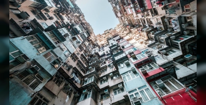 Hong Kong'un devasa 'canavar bina'sı: Tek bir yapıda 10 bin kişi yaşıyor!