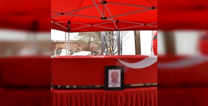 Trafik kazasında şehit düşen polis son yolculuğuna gözyaşlarıyla uğurlandı