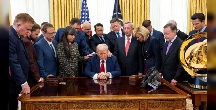 Beyaz Saray'da şok benzetme: Trump'ın danışmanı, ABD liderini Hz. İsa'ya benzetti!