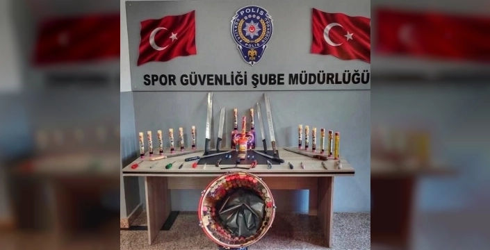 Deplasman otobüsünde davuldan çıkan cephanelik şok etti