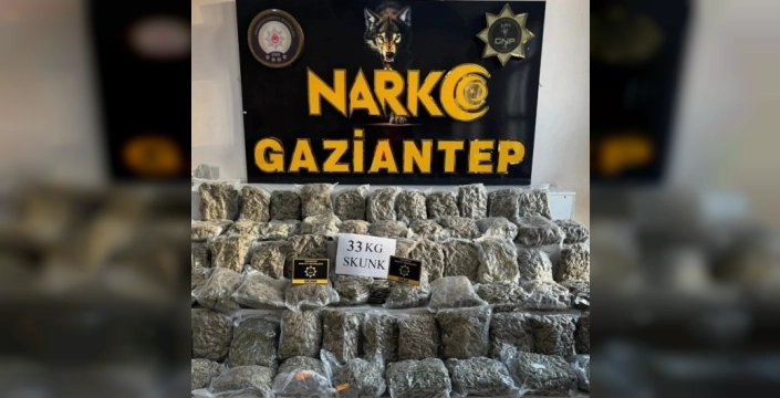Gaziantep'te tır dorsesinde uyuşturucu operasyonu: 33 kilo skunk ele geçirildi