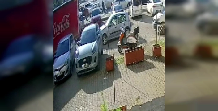 Kırmızı ışıkta beklerken kurşun yağmuru: Kahramanmaraş'ta dehşet anları kamerada