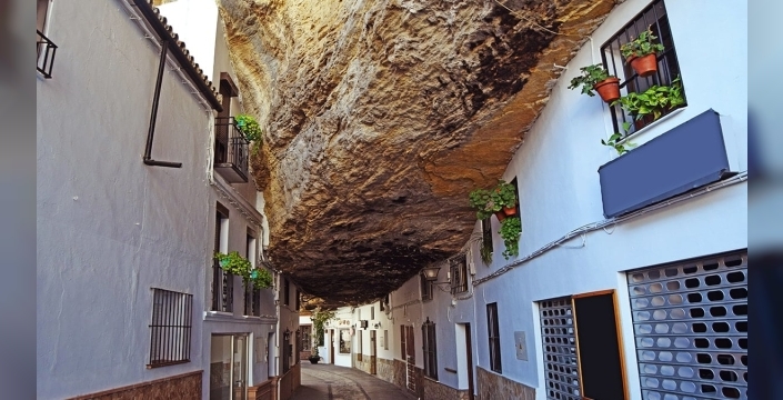 Setenil de las Bodegas: Doğanın kucaklaştığı mimari harika
