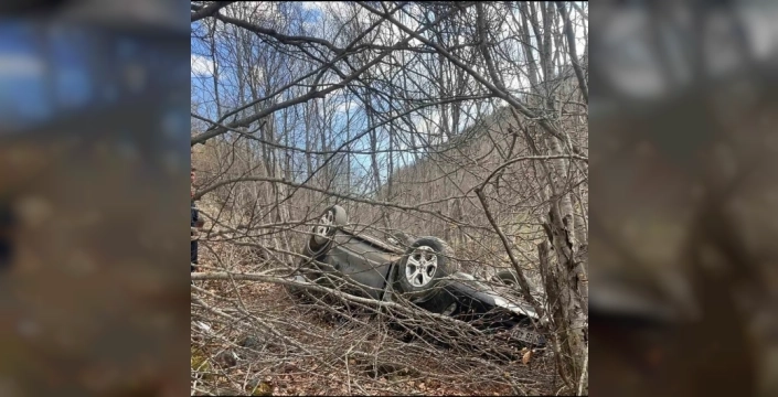 Tokat'ta dramatik kaza: Otomobil şarampole uçtu, 2 kişi yaralandı