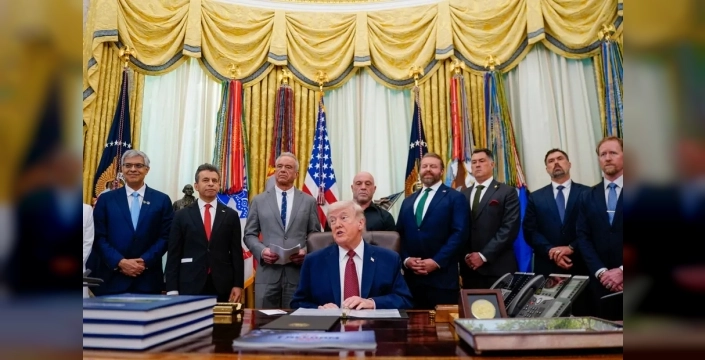 Trump'tan İran'a sert rest: Bize şantaj yapamazlar!