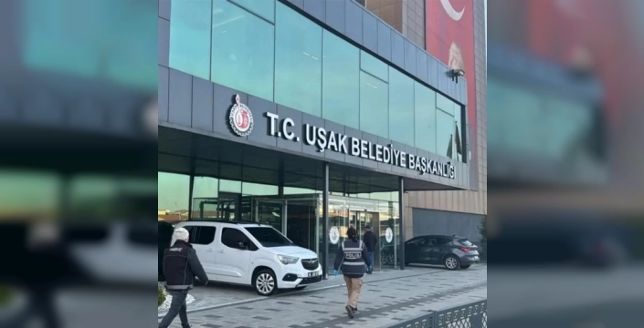 Uşak'ta skandal patladı: Belediye personeli pavyonda çalıştı, dijital materyallerde şok görüntüler!