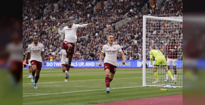 Arsenal, Londra derbisinde West Ham'ı yenerek şampiyonluğa bir adım daha yaklaştı