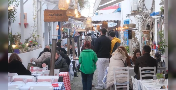 Bozcaada, 1 Mayıs tatilinde dolup taştı, mekanlarda yer kalmadı