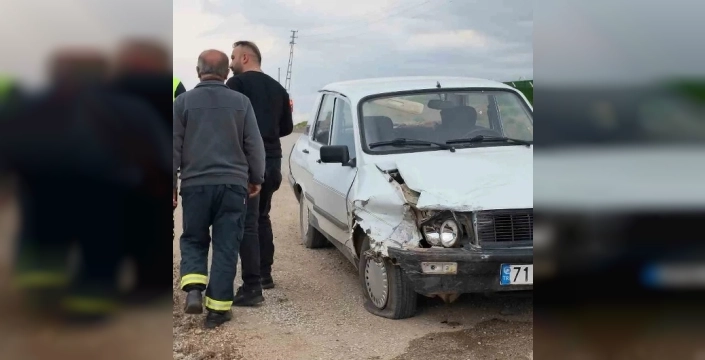 Kırıkkale'de iki otomobil çarpıştı: Yaralılar hastaneye kaldırıldı