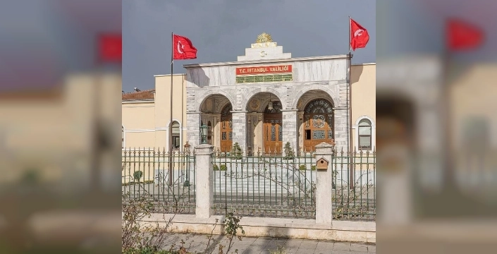 Kitap listesi krizi büyüdü: Pendik'te okul müdürü açığa alındı