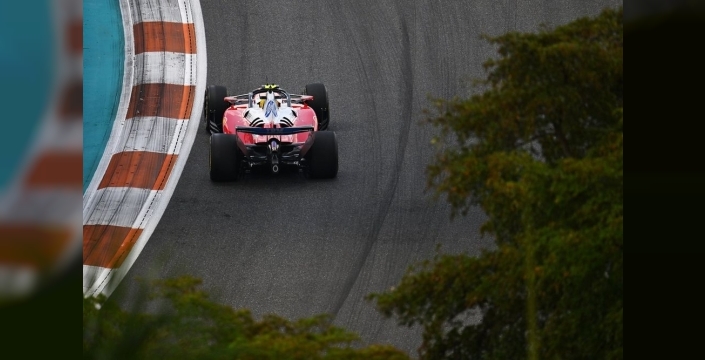 McLaren, Ferrari'nin başarılı kanadını geliştirme peşinde