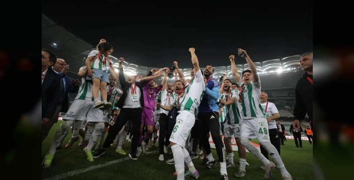 Muğlaspor, penaltılarla 1'inci Lig'e yükseldi